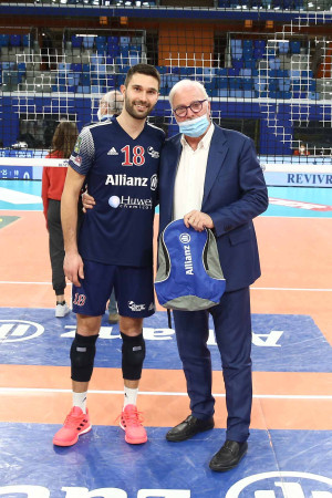 PESARESI MVP