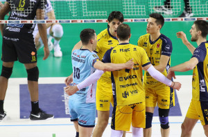Abbraccio Modena