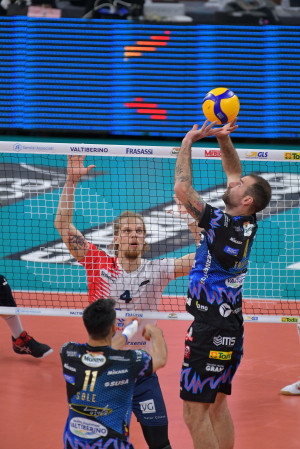 Dragan TRAVICA 