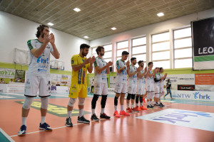 Hrk Motta schierata per il saluto 
