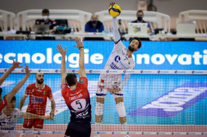 attacco tillie top volley