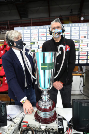 Colantoni e Lucchetta con la coppa Credem Banca scudetto