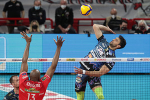Attacco Sebastian Sol&eacute;