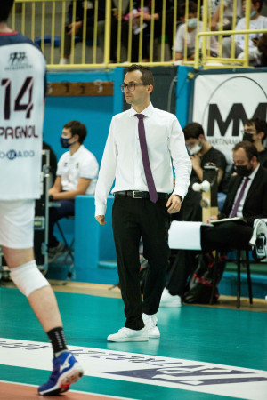 Coach Asta