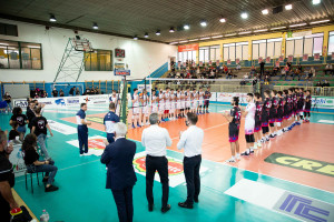 Squadre schierate per il saluto iniziale