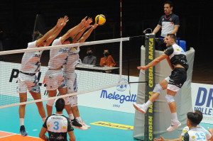 Muro a tre sull'attacco di Link