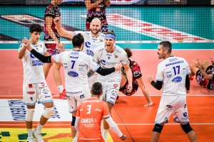 per Volleyballworld tv (preset FIVB)