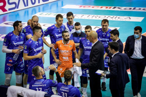 Time out Top volley