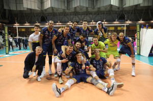 I giocatori di Modena esultano a fine partita