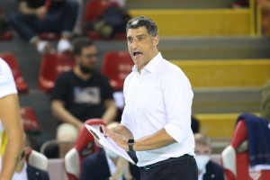 Coach Andrea Giani in partita