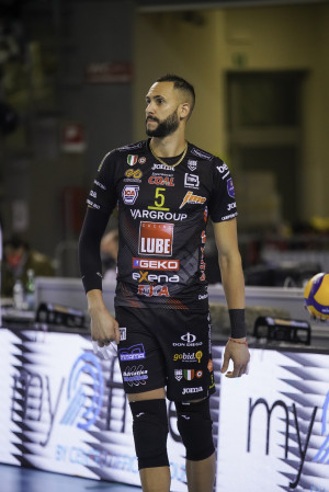 Osmany Juantorena osserva i compagni