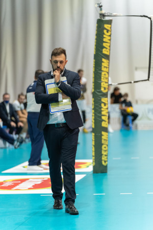 coach Polimeni durante la gara