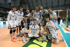 I giocatori di Milano festeggiano a fine partita