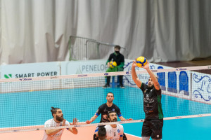 Paris alza per Remo