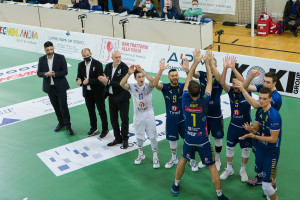 Starting six Tinet