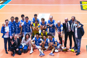 Foto di squadra per la vittoria Savigliano