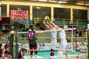 Attacco di Mitkov su muro a due di Abba Pineto