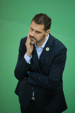 Coach Lorenzo Simeon