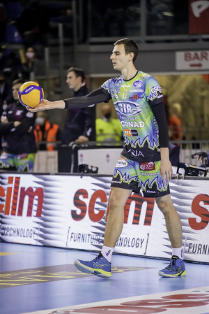 Simone Giannelli al servizio
