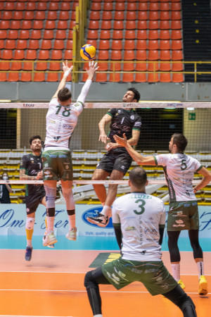Marra in attacco