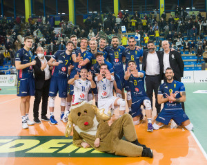 Esultanza post partita Tinet