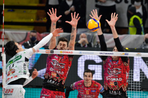 Anderson e Ricci a muro