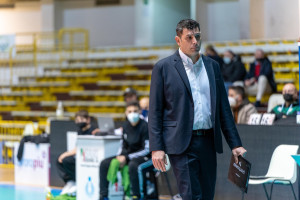 Coach Tomasello