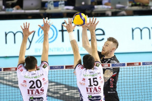Zaytsev schiaccia