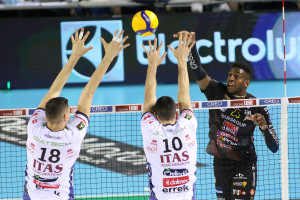 Marlon Yant all'attacco