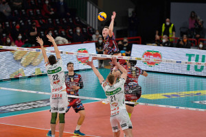 Oleh PLOTNYTSKYI 
