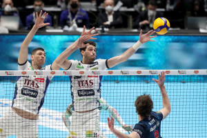 Tocco a muro di Daniele Lavia