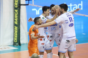 I giocatori di Cisterna festeggiano