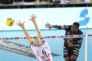 Marlon Yant attacca