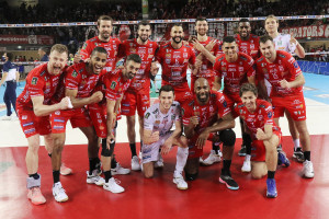 Foto di gruppo dopo la vittoria finale per la Lube