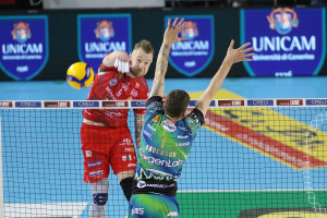 Zaytsev aggressivo