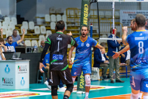Carbone incita i suoi