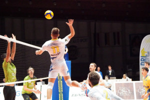 Guastamacchia prende l'ascensore