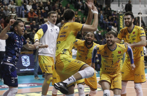 Esultanza dei giocatori di Modena a fine partita 