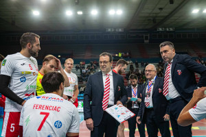 Coach Beppe Spinelli e la squadra