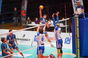 Graziani prende l'ascensore