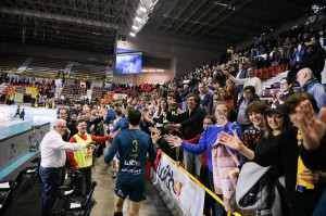 saluto WithU Verona al pubblico