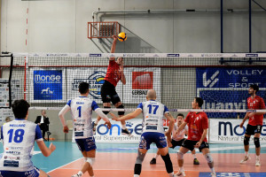 Mitkov durante l'attacco da zona 2. 