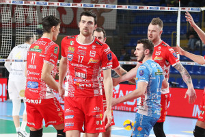 Simone Anzani frontale maglia natalizia