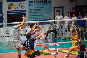 Martinez difende l'attacco di Dalmonte
