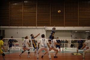 Matteo Canossa in schiacciata