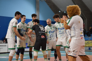 Starting six con la mascotte Artillio