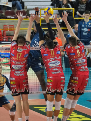 attacco Keita contro muro Perugia