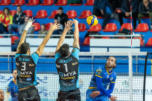 Carbone sfida il muro di Lucarelli e Vetrano