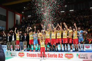 Massimo Righi, presidente Lega Pallavolo Serie A e Maria Limardo, sindaco di Vibo Valentia, hanno consegnato le medaglie alla squadra vincitrice la Tonno Callipo Calabria Vibo Valentia.
Massimo Righi 
