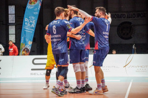 L'abbraccio collettivo dei bolognesi